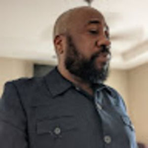 Meet your Posher, Emmanuel